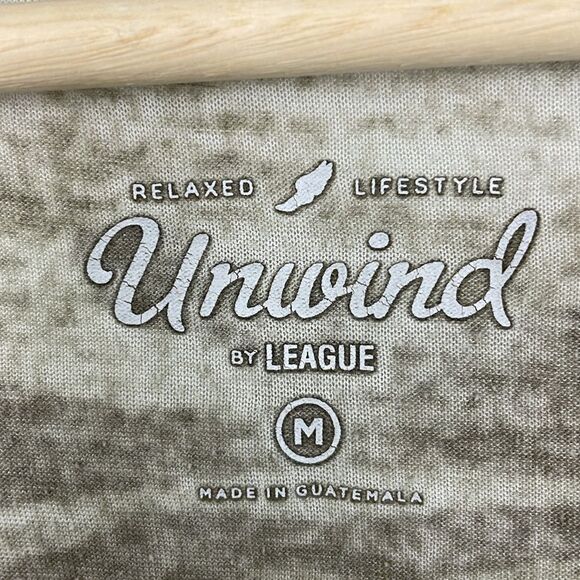 Unwind by League Graphic Tee Hippy Mama camouflage T Shirt short sleeve v neck M - Picture 9 of 11